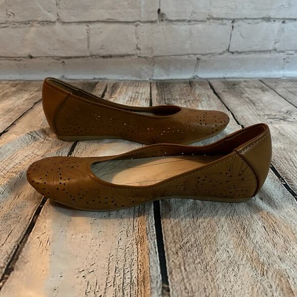 Baretraps Women’s Brown Flats with Memory Foam, Size 11, Pre-owned - Picture 5 of 8